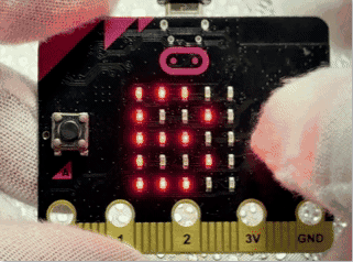 micro:bit でまいすうチェッカーを動かす様子