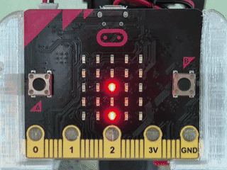 地球の公転モデルをmicro:bitで動かしているようす