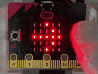 ホタルキャッチをmicro:bitで動かしているようす
