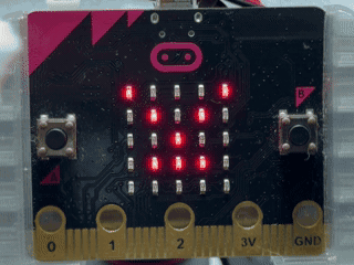 パンダとためよう！夏休みスタンプをmicro:bitで動かしているようす